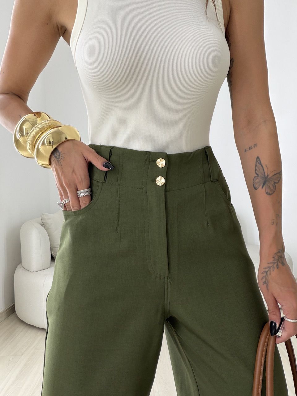 CALÇA FABRÍCIA BOTÕES VERDE
