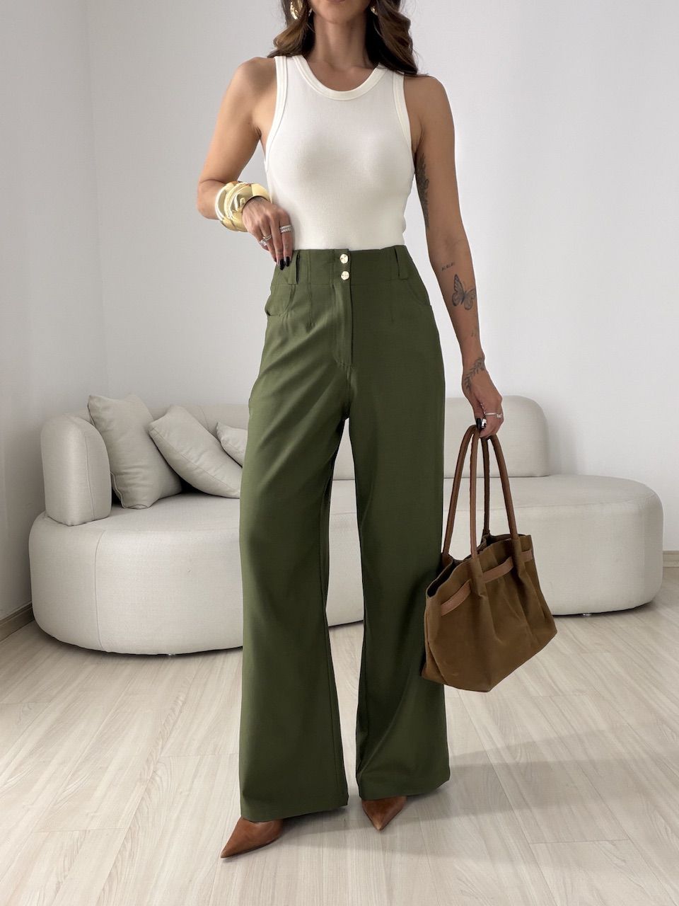CALÇA FABRÍCIA BOTÕES VERDE - 0080360230 - CAROLLA FERRARO