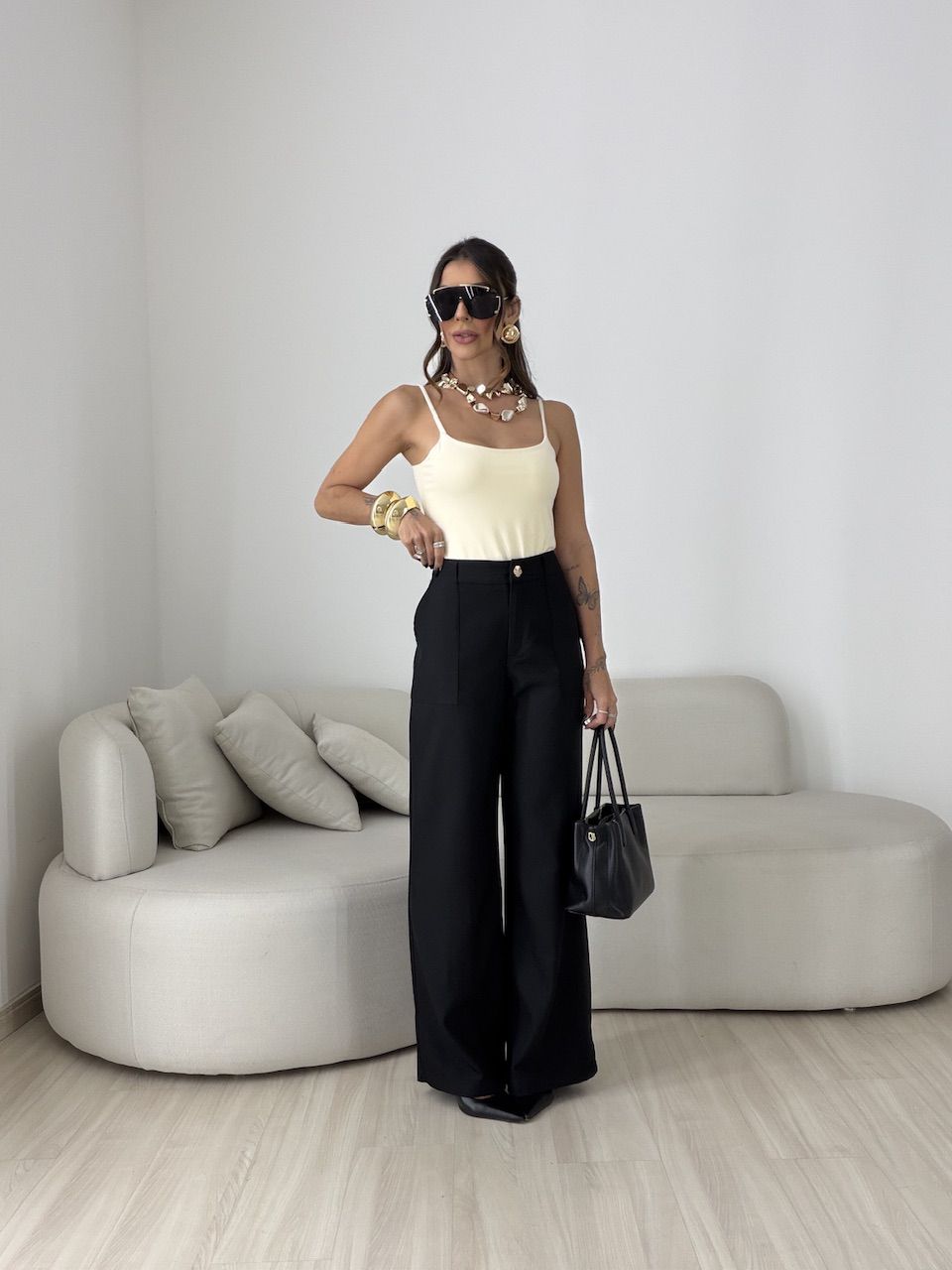 CALÇA SILMARA BOLSO FRONTAL PRETA