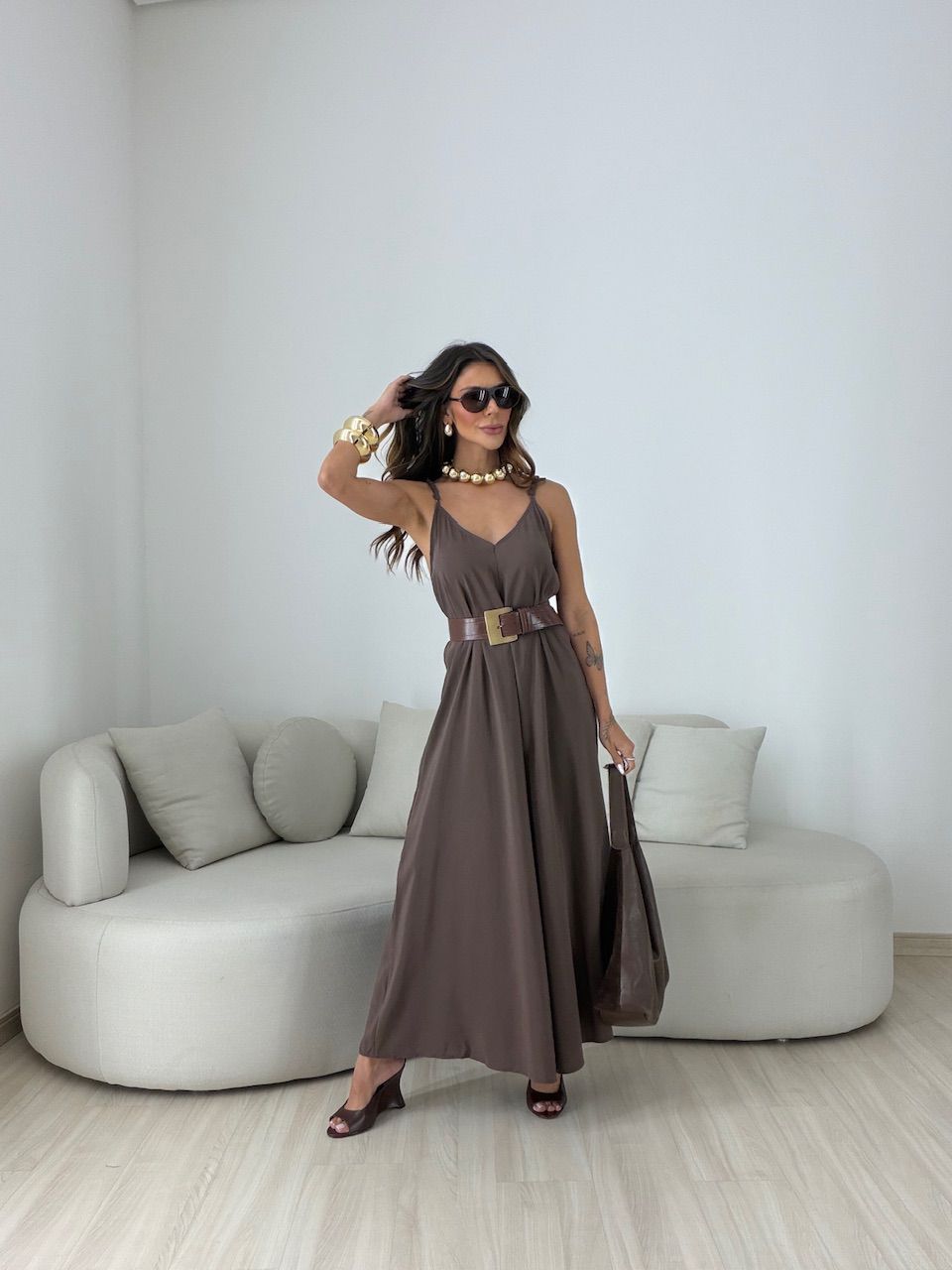 VESTIDO TAIS ALCINHA CAFÉ - 0081490160 - CAROLLA FERRARO