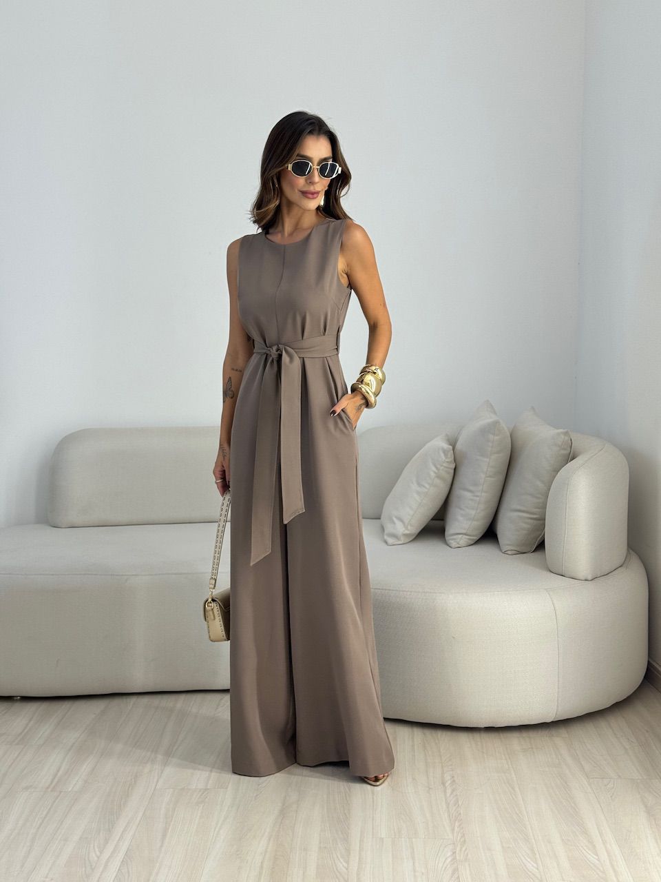 MACACÃO SABRINA FAIXA CAQUI - 0073480096 - CAROLLA FERRARO