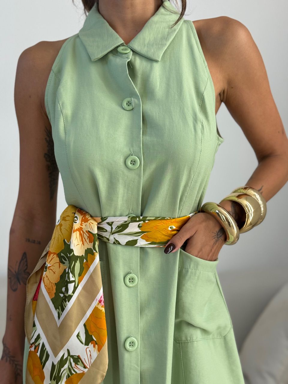 VESTIDO SHEILA BOTÕES VERDE