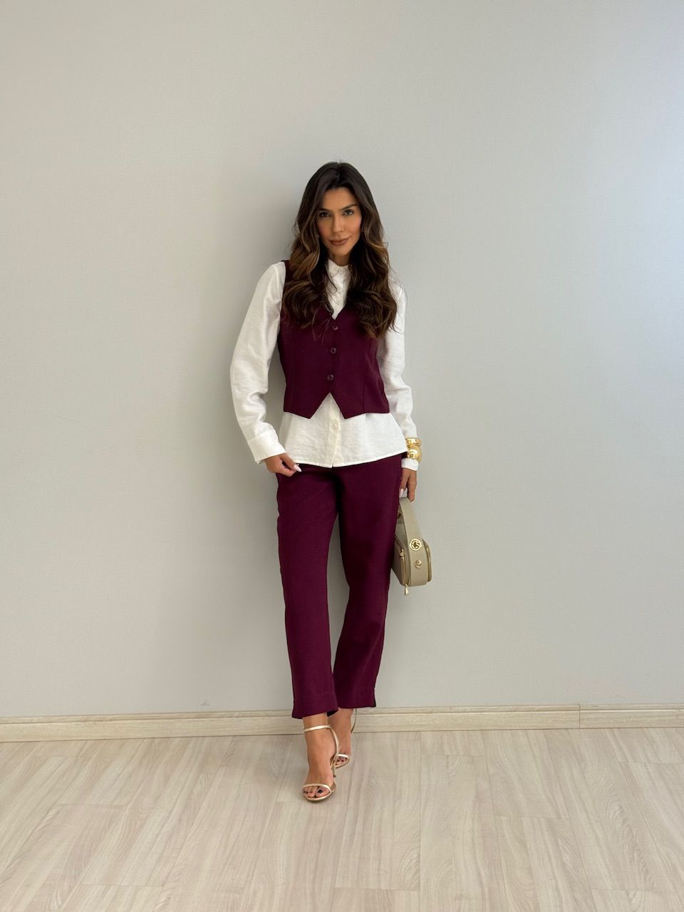 CALÇA MONALISA RETA VINHO