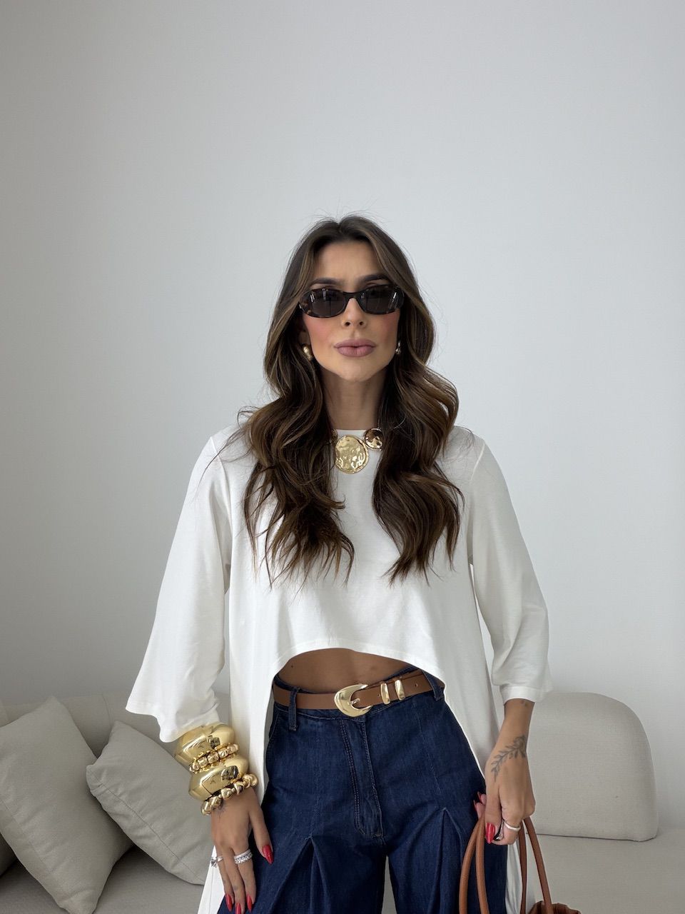 BLUSA JULIANA 02 ASSIMÉTRICA ALONGADA OFF - 007947... - CAROLLA FERRARO