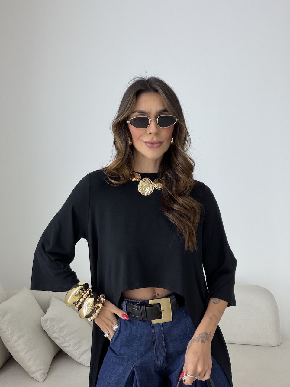 BLUSA JULIANA 02 ASSIMÉTRICA ALONGADA PRETA - 0079... - CAROLLA FERRARO