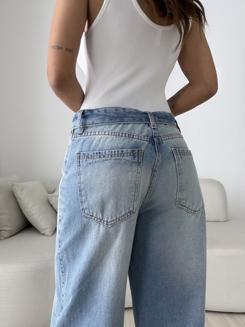 CALÇA SASHA BARREL JEANS CLARO