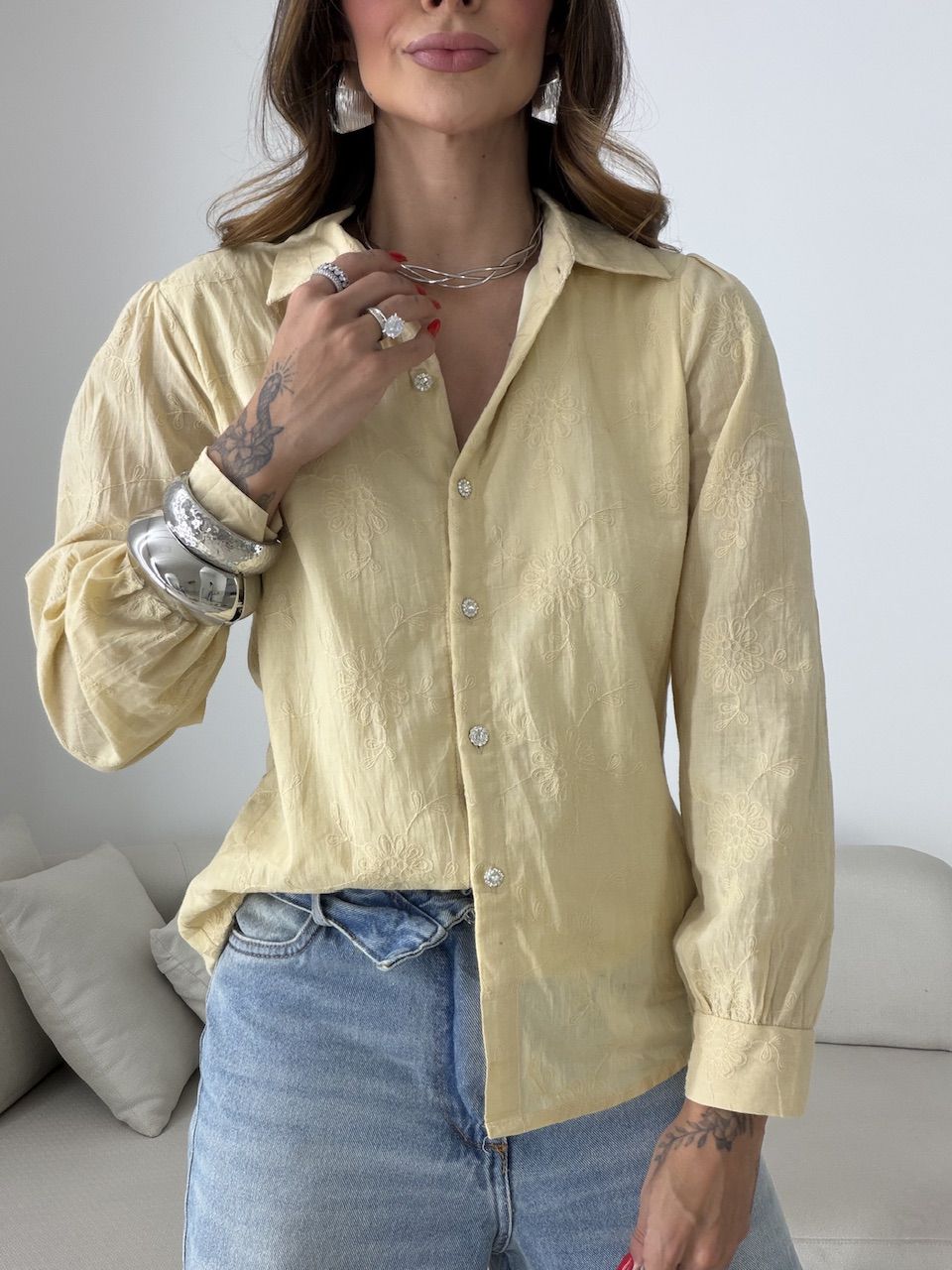 CAMISA GIANE BORDADA NUDE