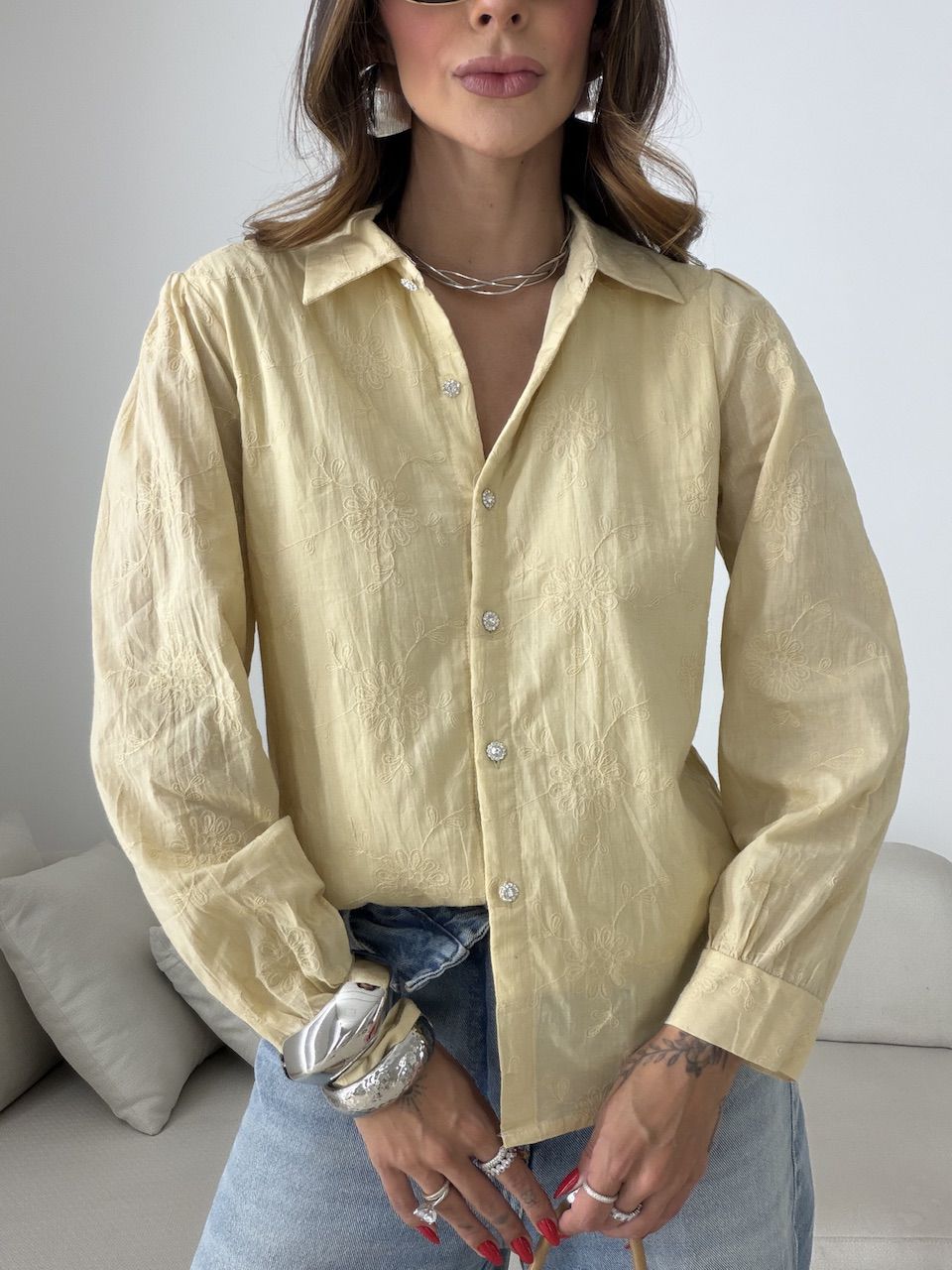 CAMISA GIANE BORDADA NUDE