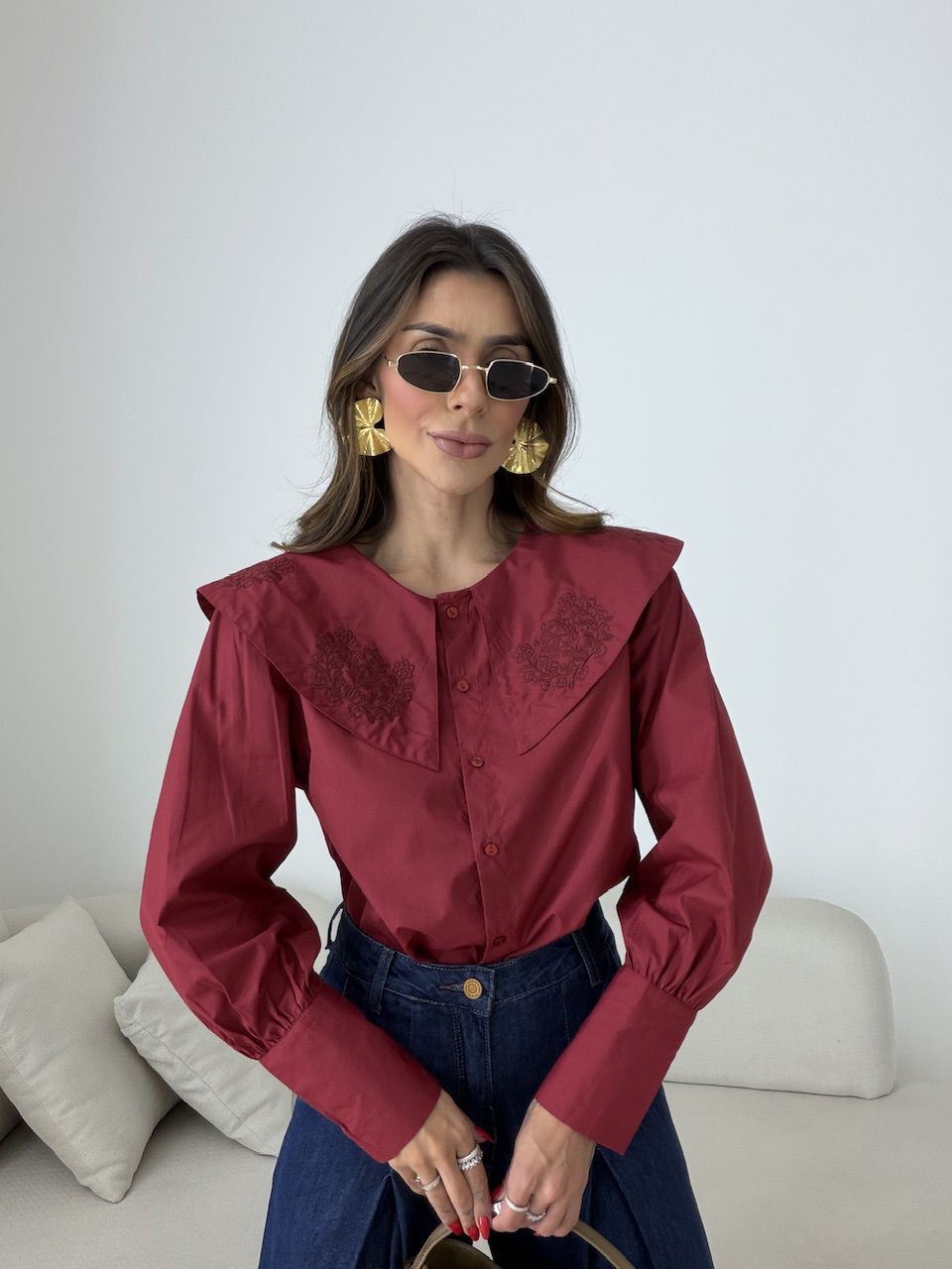 CAMISA SÔNIA GOLA BORDADA VINHO - 0079530168 - CAROLLA FERRARO