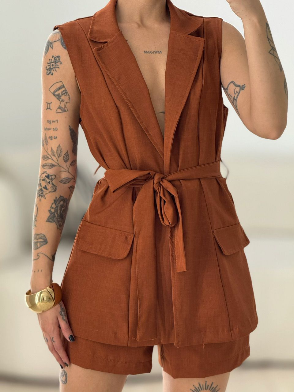 CONJUNTO POLIANA COLETE SHORT TERRA COTA 