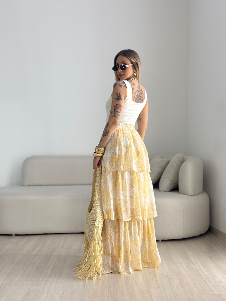 SAIA VANESSA LONGA BABADO AMARELA