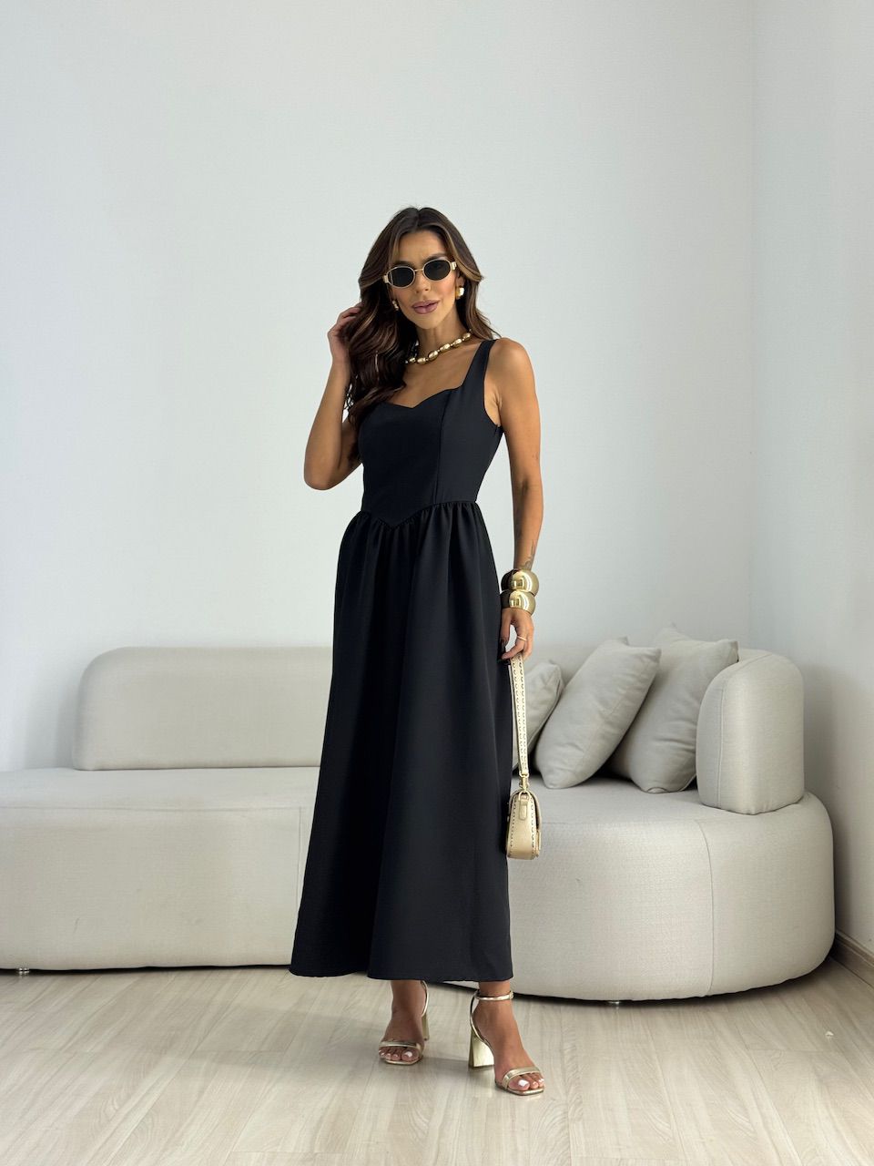 VESTIDO EVA DECOTE QUADRADO PRETO