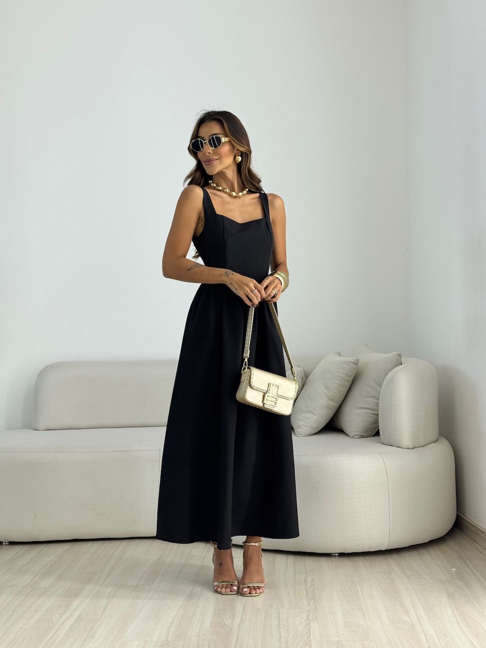 VESTIDO EVA DECOTE QUADRADO PRETO