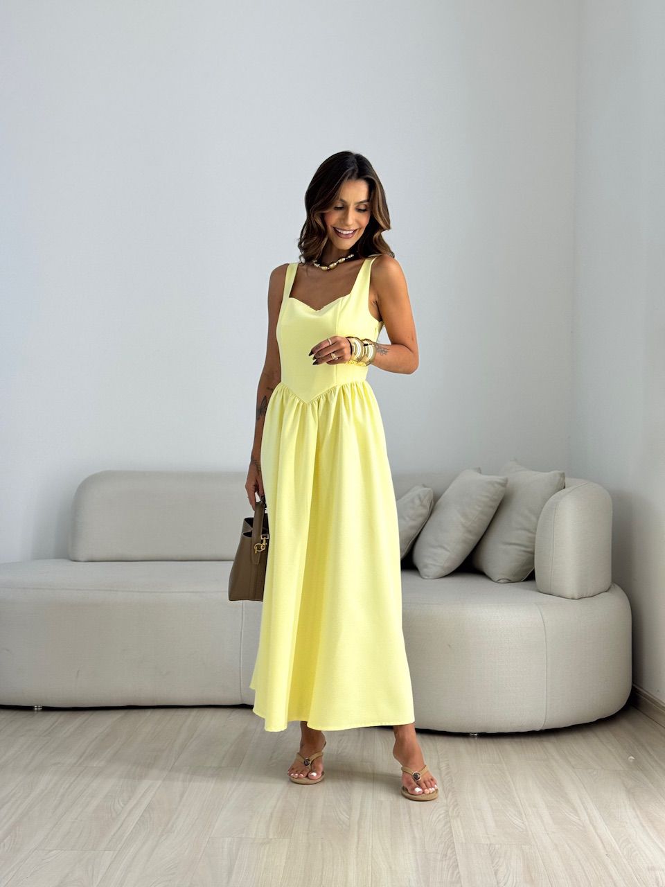 VESTIDO EVA DECOTE QUADRADO YELLOW BUTTER