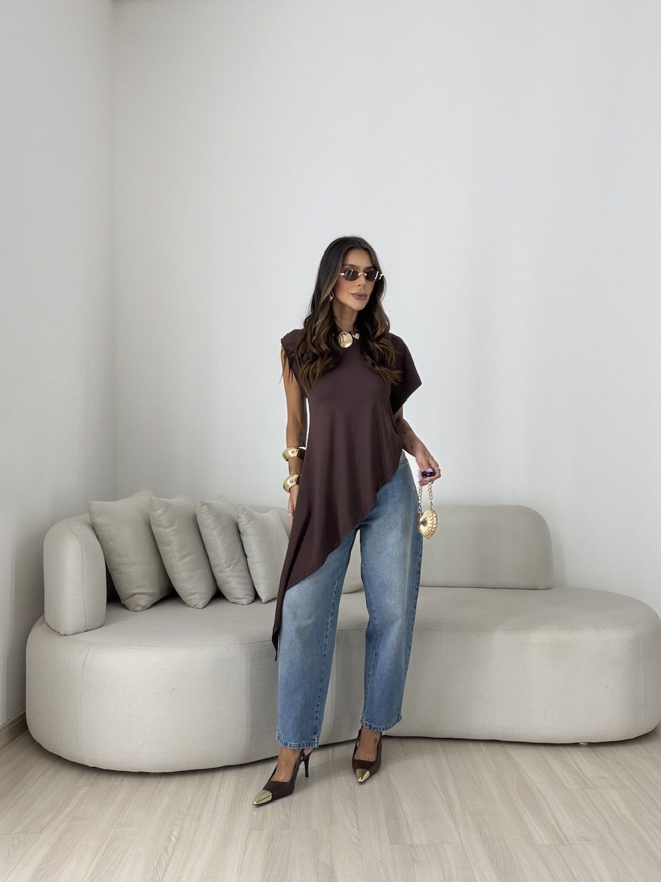 BLUSA MAGALI ASSIMÉTRICA MARROM