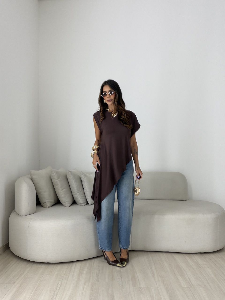 BLUSA MAGALI ASSIMÉTRICA MARROM