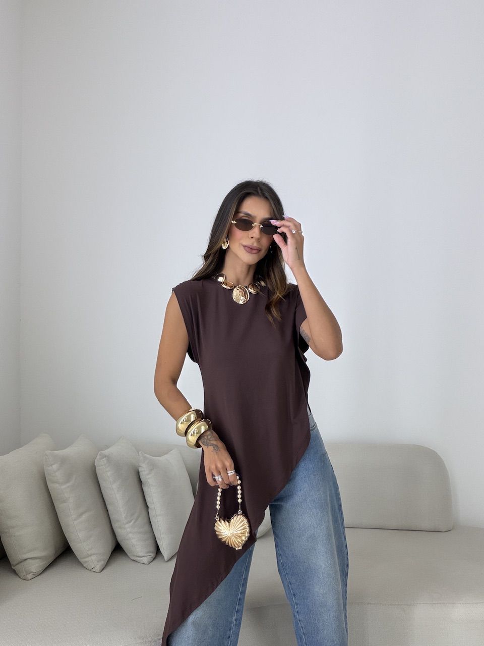 BLUSA MAGALI ASSIMÉTRICA MARROM