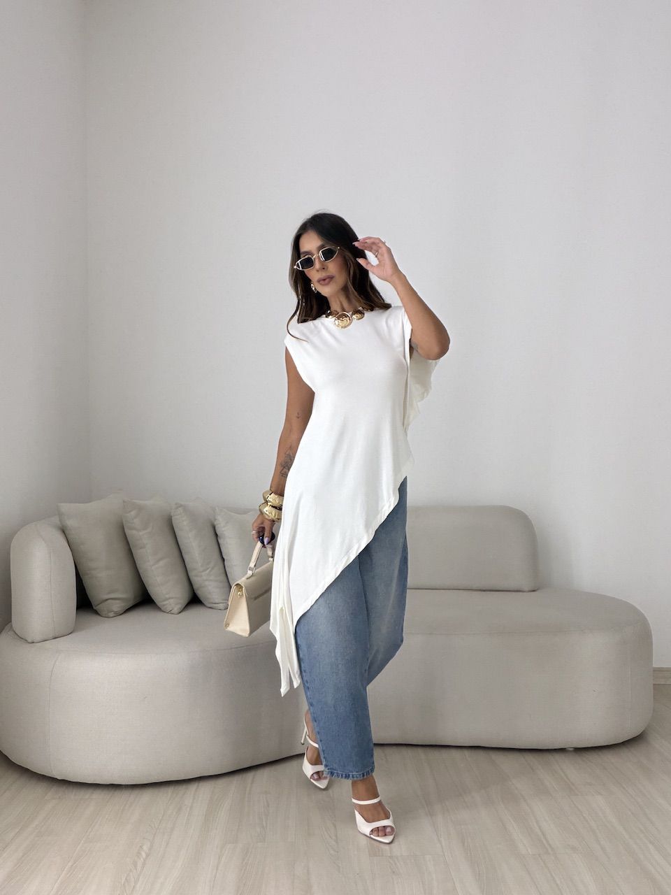 BLUSA MAGALI ASSIMÉTRICA OFF