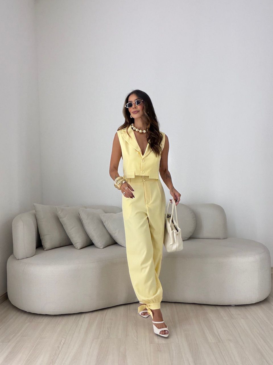 CONJUNTO CORA CALÇA ALADIM AMARELO