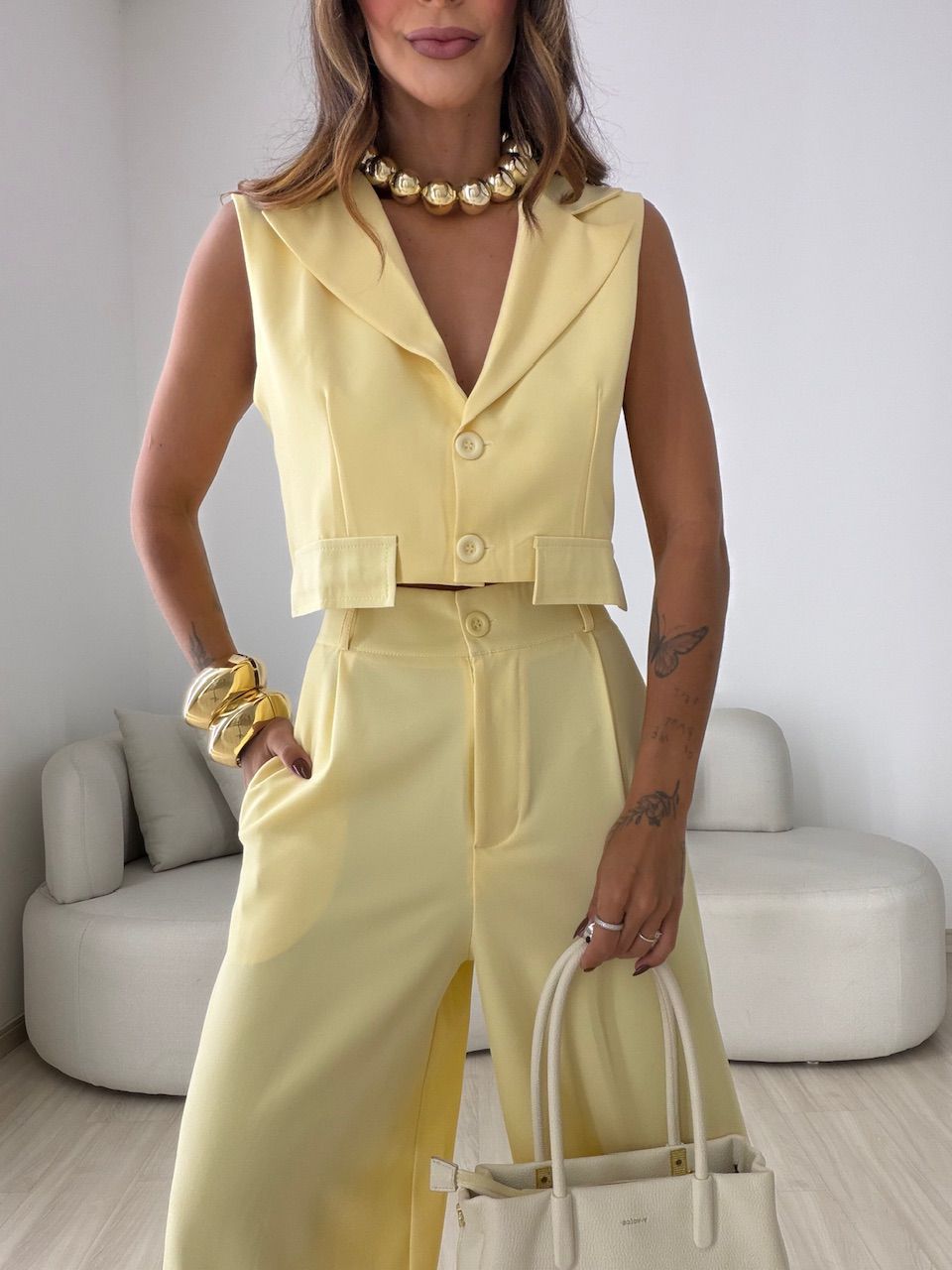 CONJUNTO CORA CALÇA ALADIM AMARELO