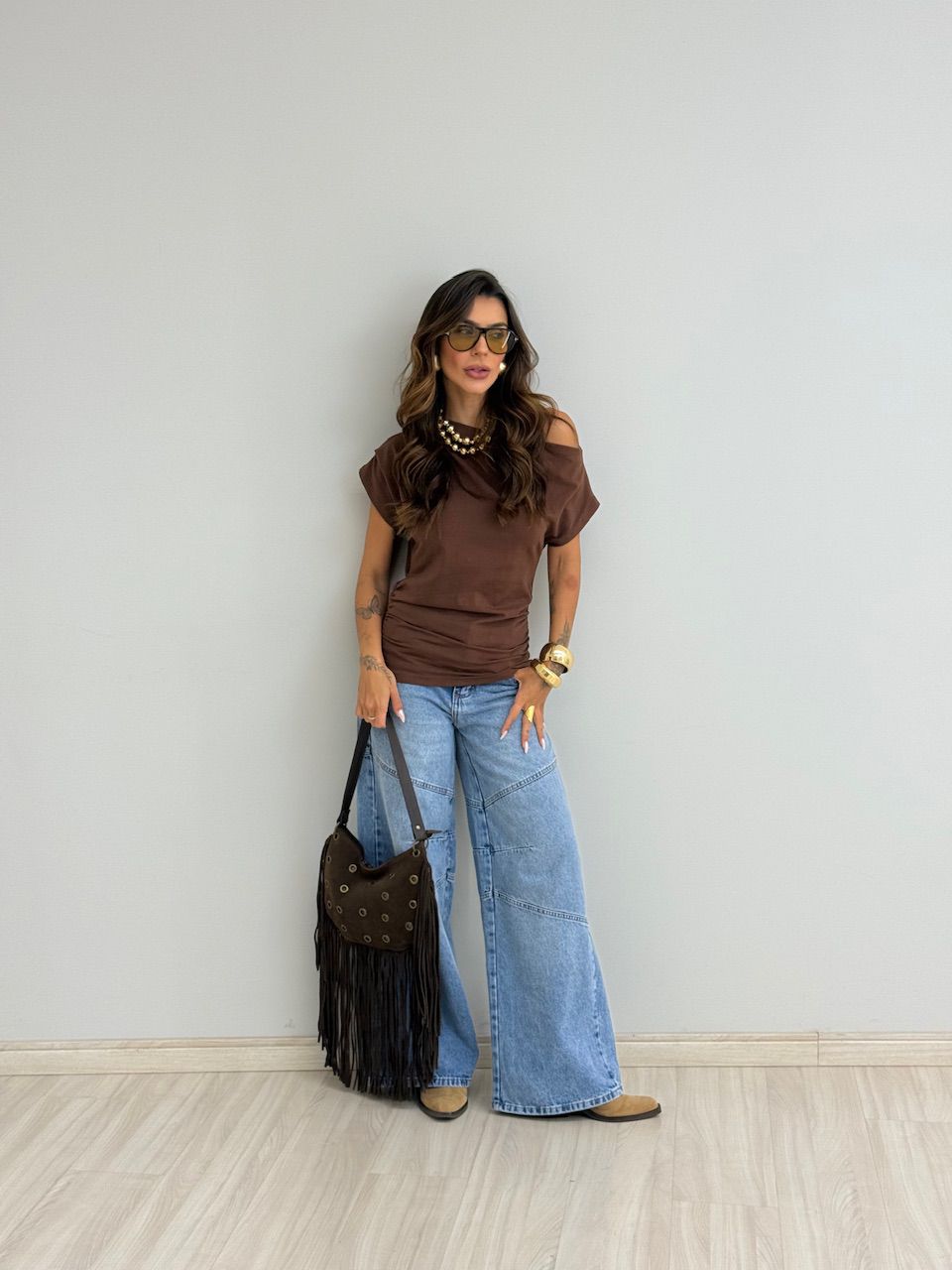 BLUSA ALANIS DRAPEADA MARROM