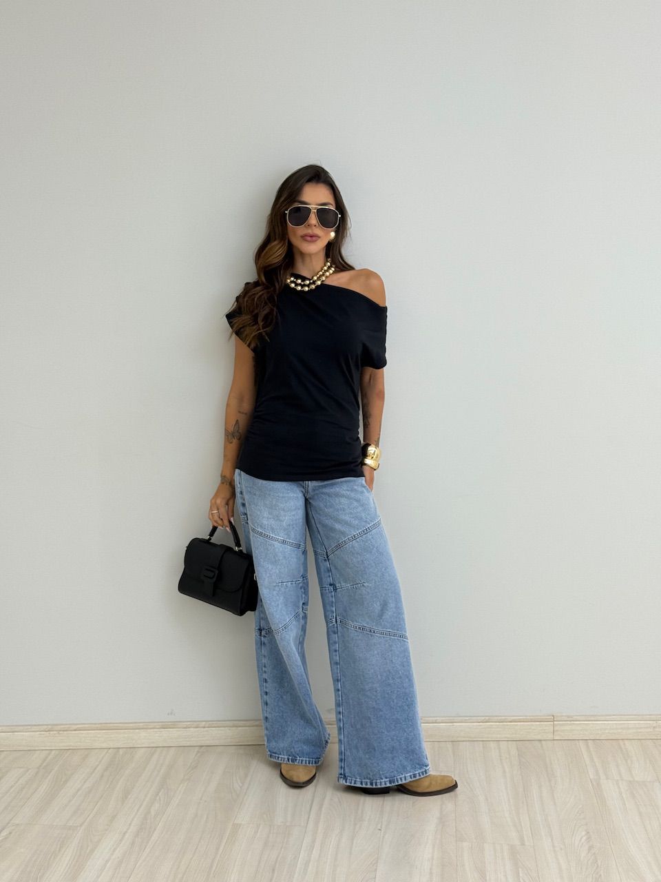 BLUSA ALANIS DRAPEADA PRETA