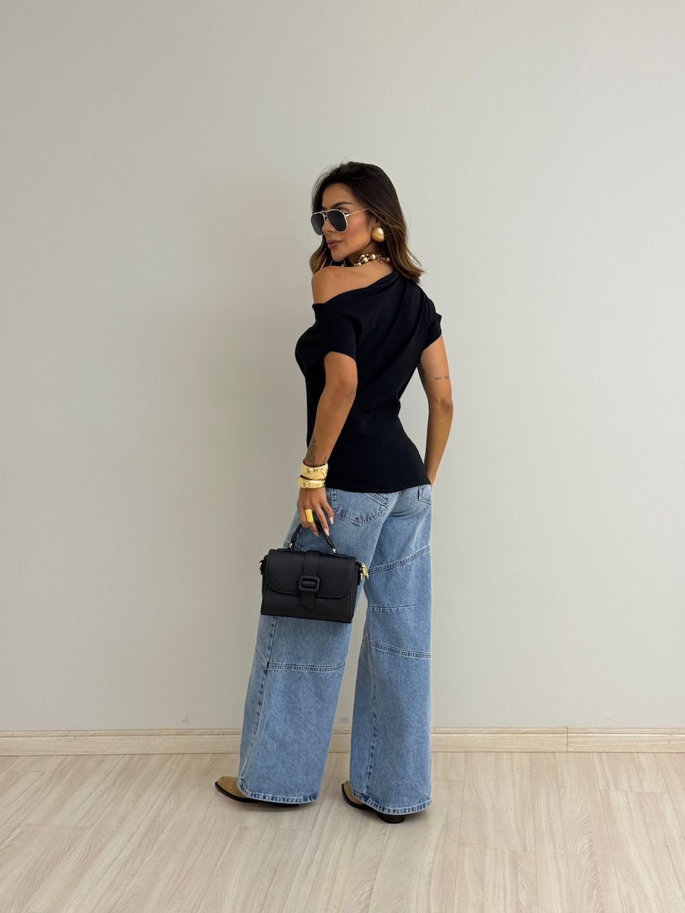 BLUSA ALANIS DRAPEADA PRETA
