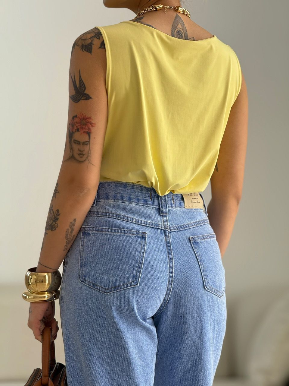 BLUSA CELINE DRAPEADA AMARELA