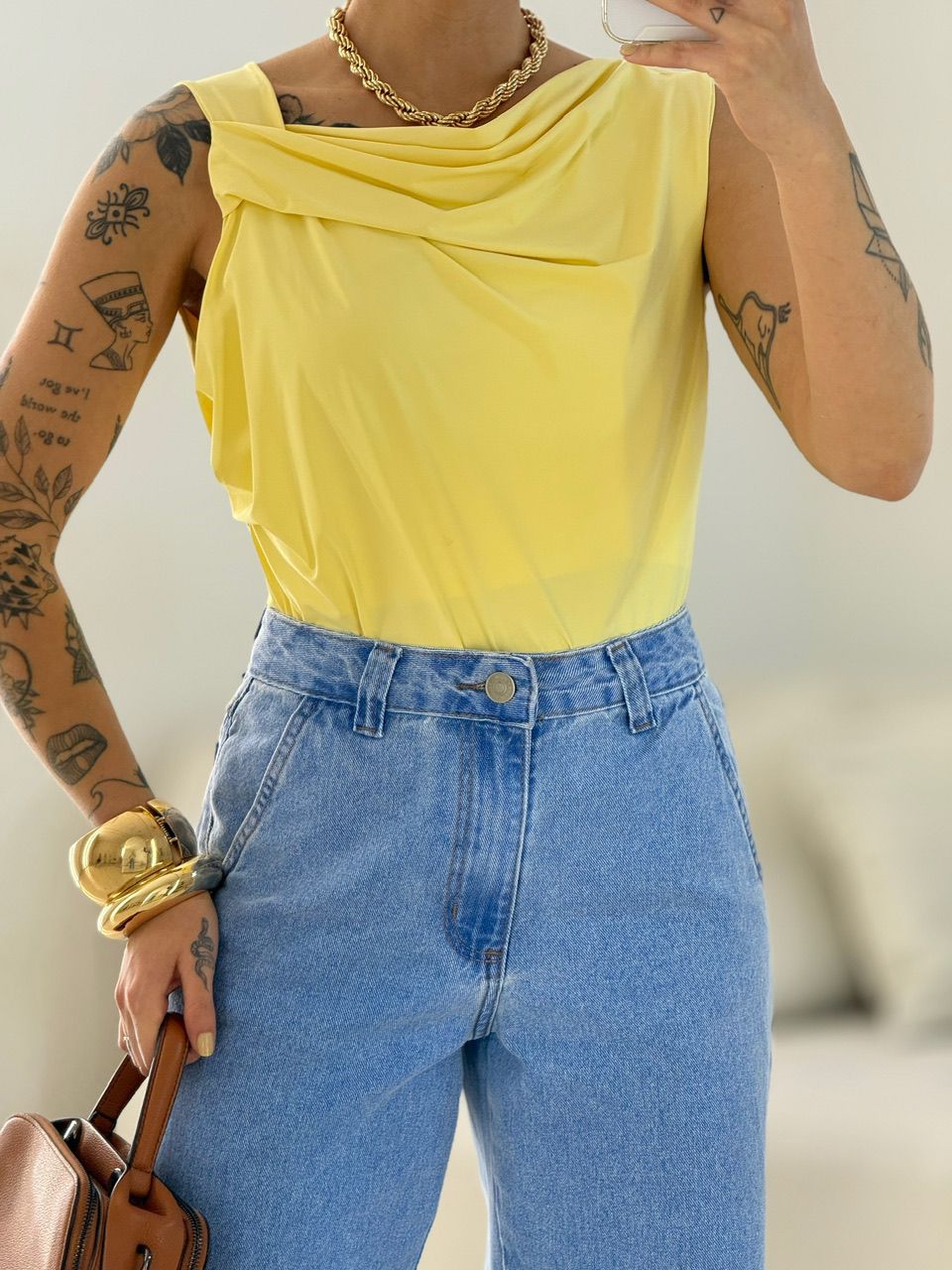 BLUSA CELINE DRAPEADA AMARELA