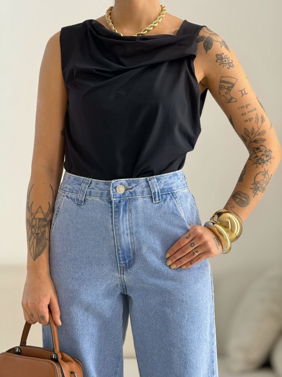 BLUSA CELINE DRAPEADA PRETA