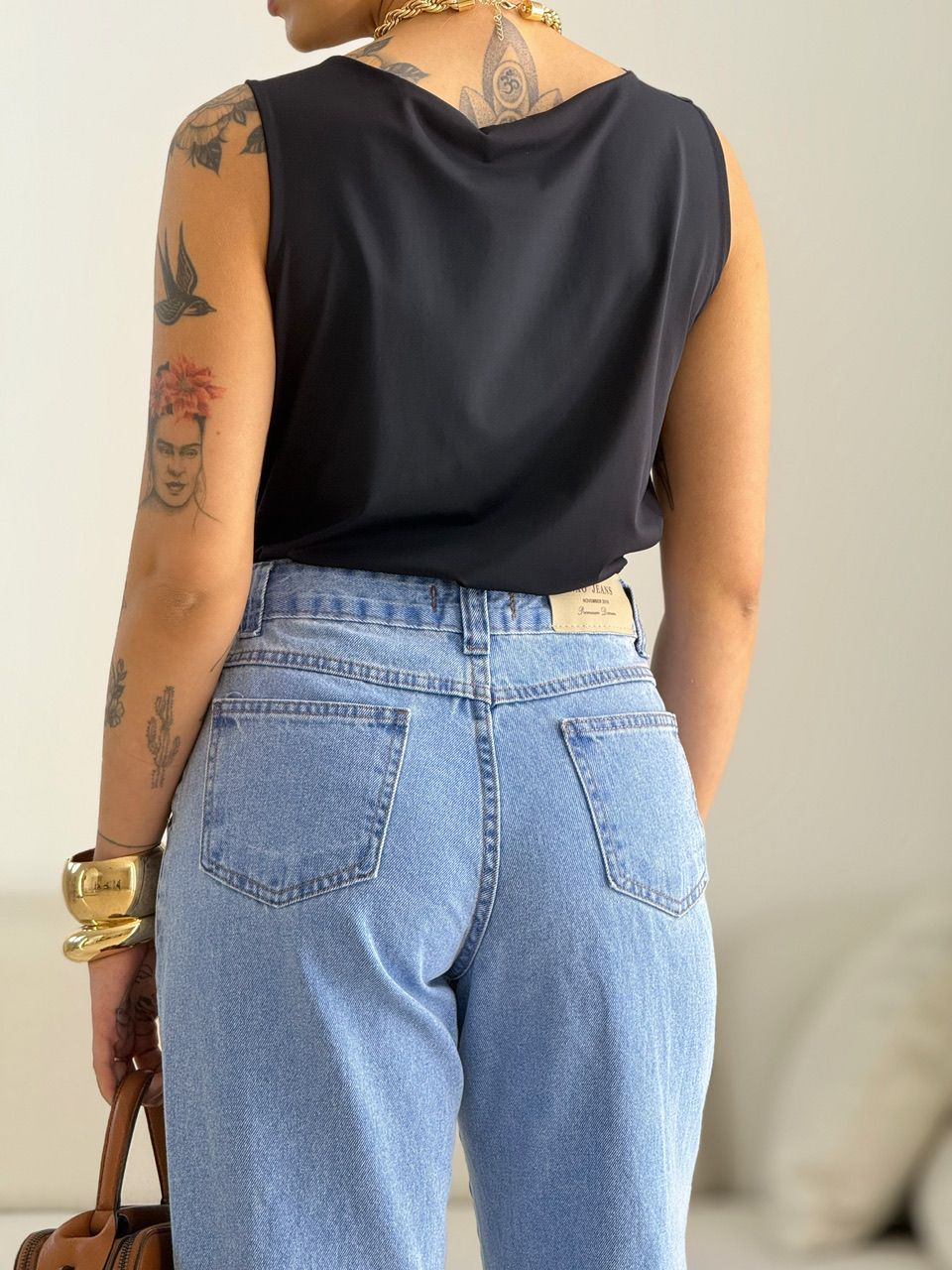 BLUSA CELINE DRAPEADA PRETA