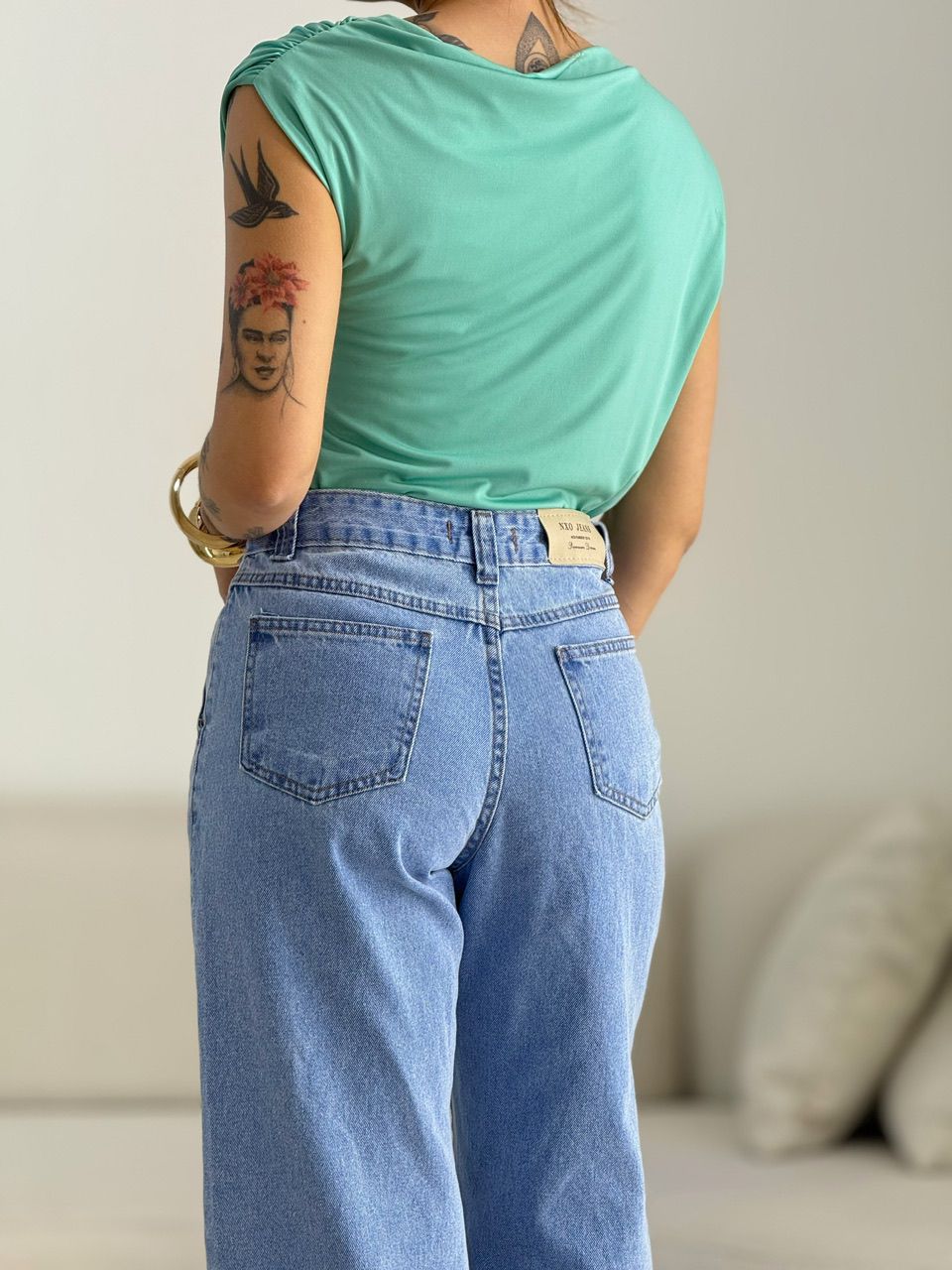 BLUSA CELINE DRAPEADA VERDE ÁGUA