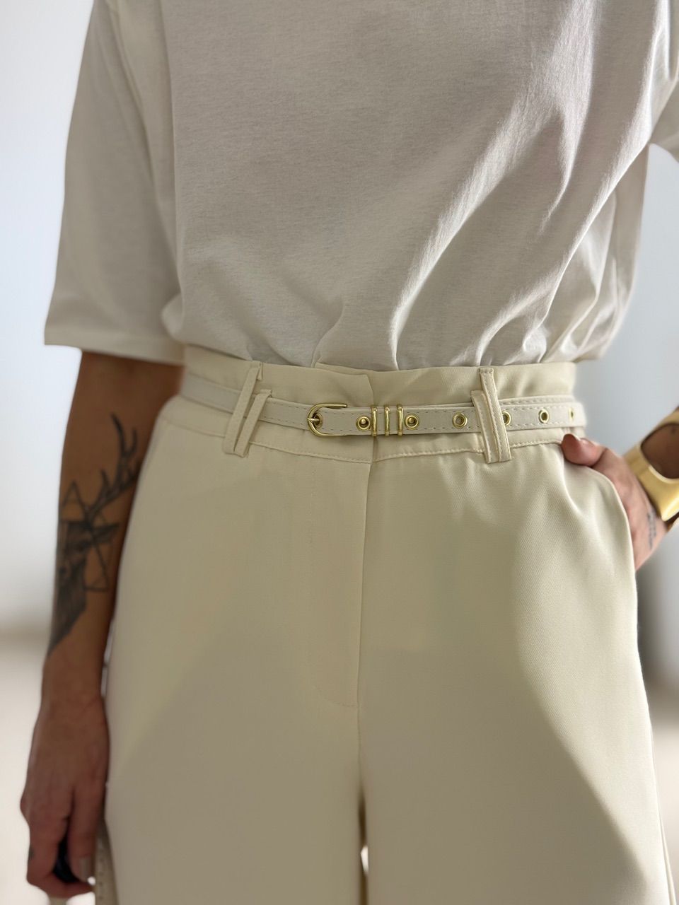 CALÇA EDUARDA CINTO AREIA