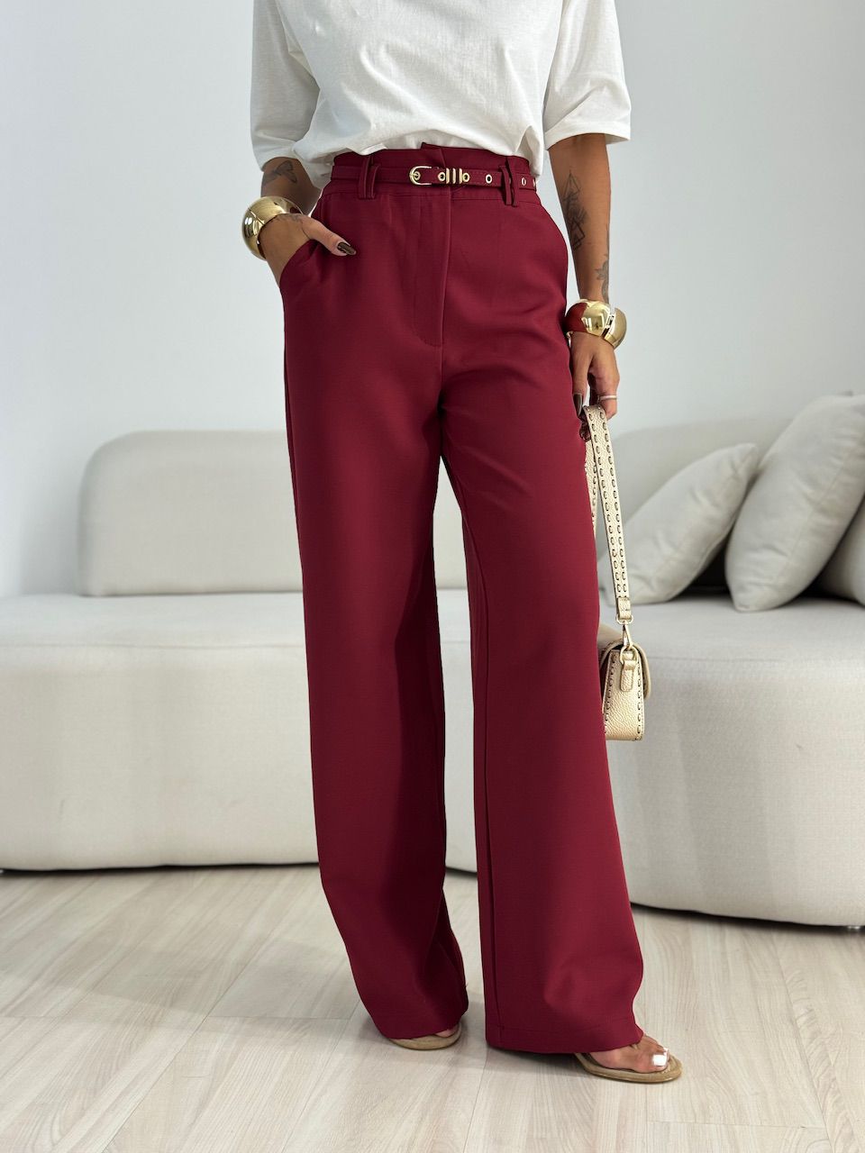 CALÇA EDUARDA CINTO VINHO