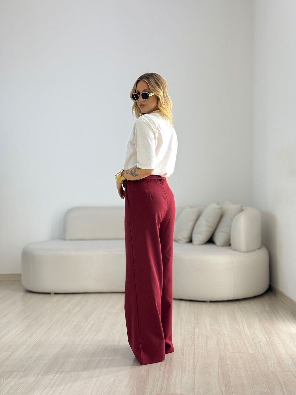 CALÇA EDUARDA CINTO VINHO