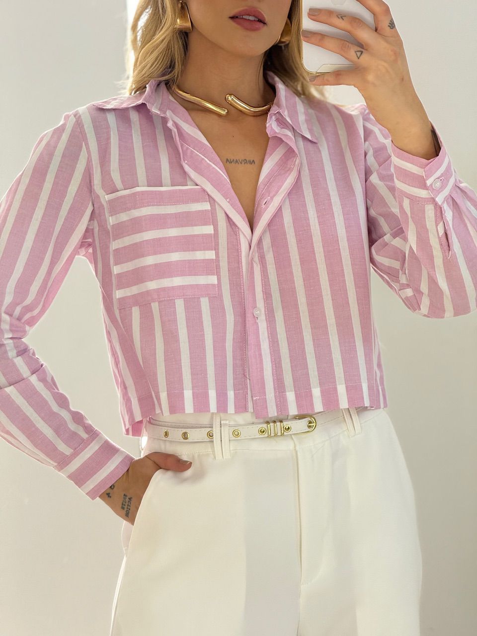 CAMISA RAFAELA CROPPED LISTRAS ROSA
