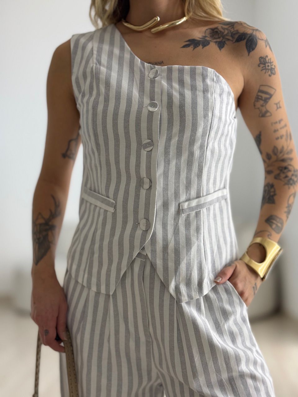 CONJUNTO MOANA LISTRADO CINZA