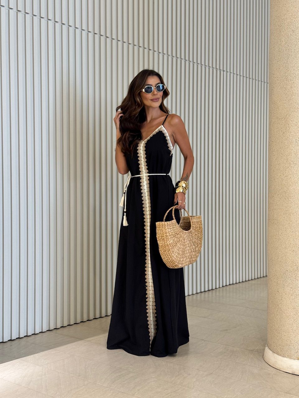 VESTIDO ROBERTA BORDADO PRETO