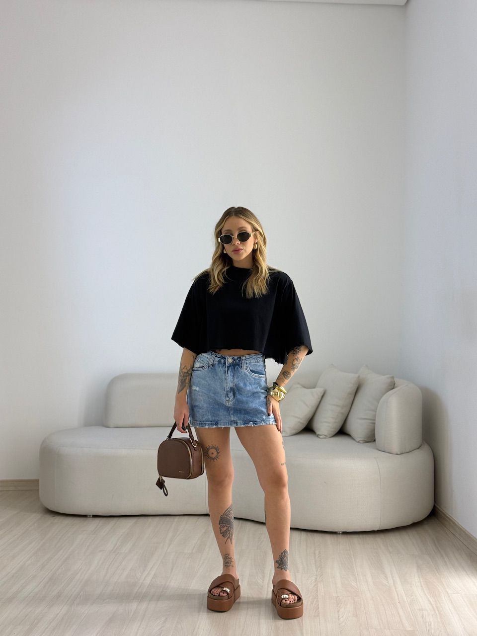 CROPPED REBECA CF MANGUINHA PRETO