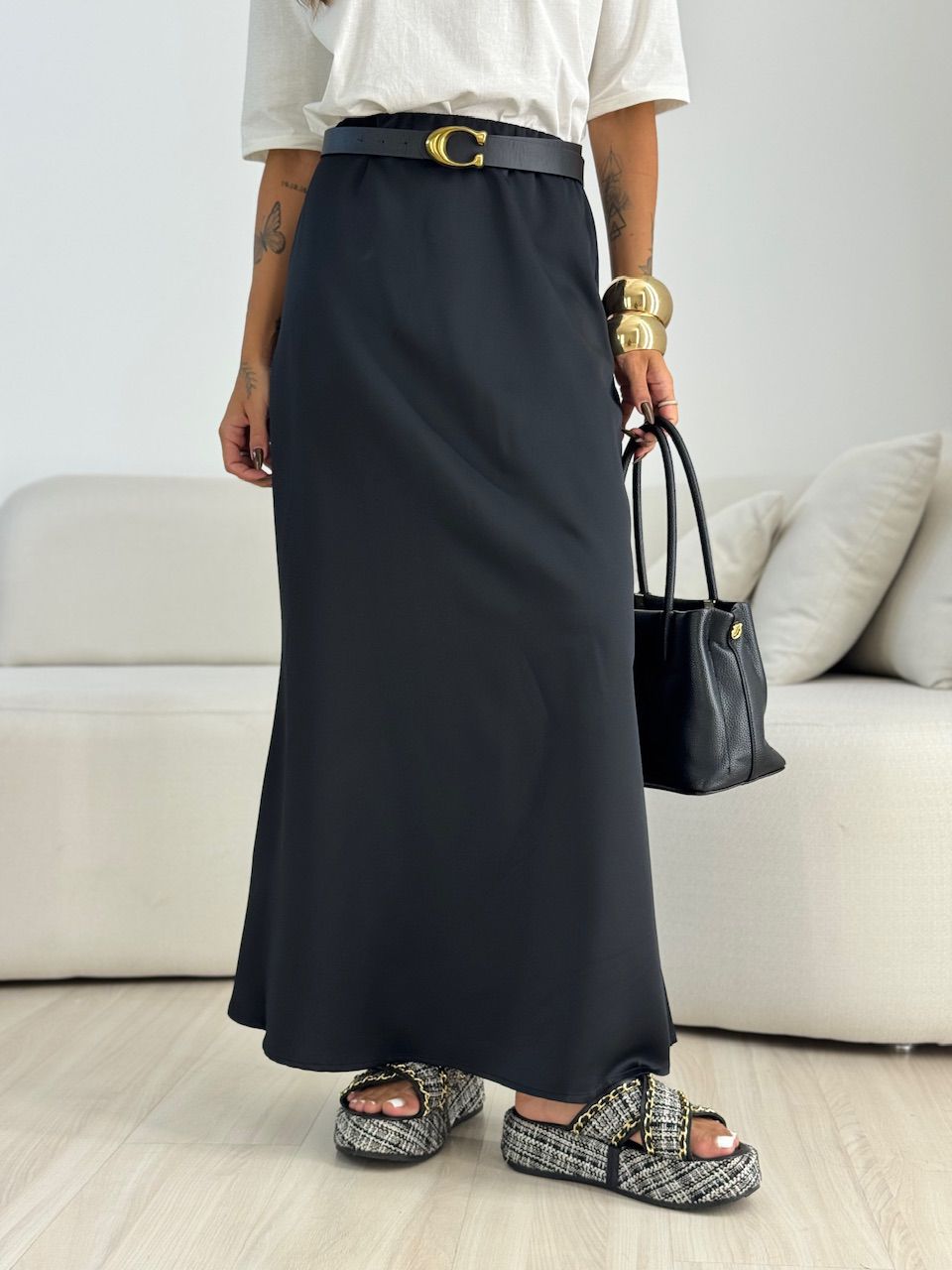 SAIA BIANCA ACETINADA PRETA