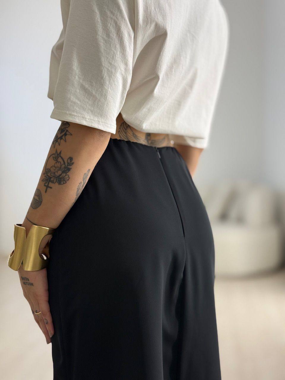 SAIA BIANCA ACETINADA PRETA