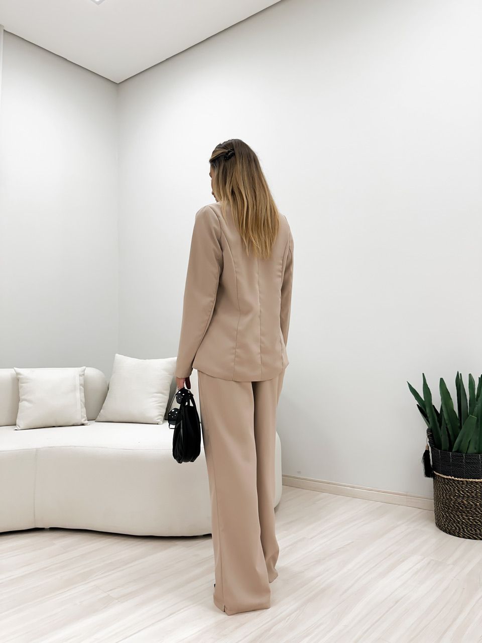 CONJUNTO BLAZER COM CALÇA NUDE