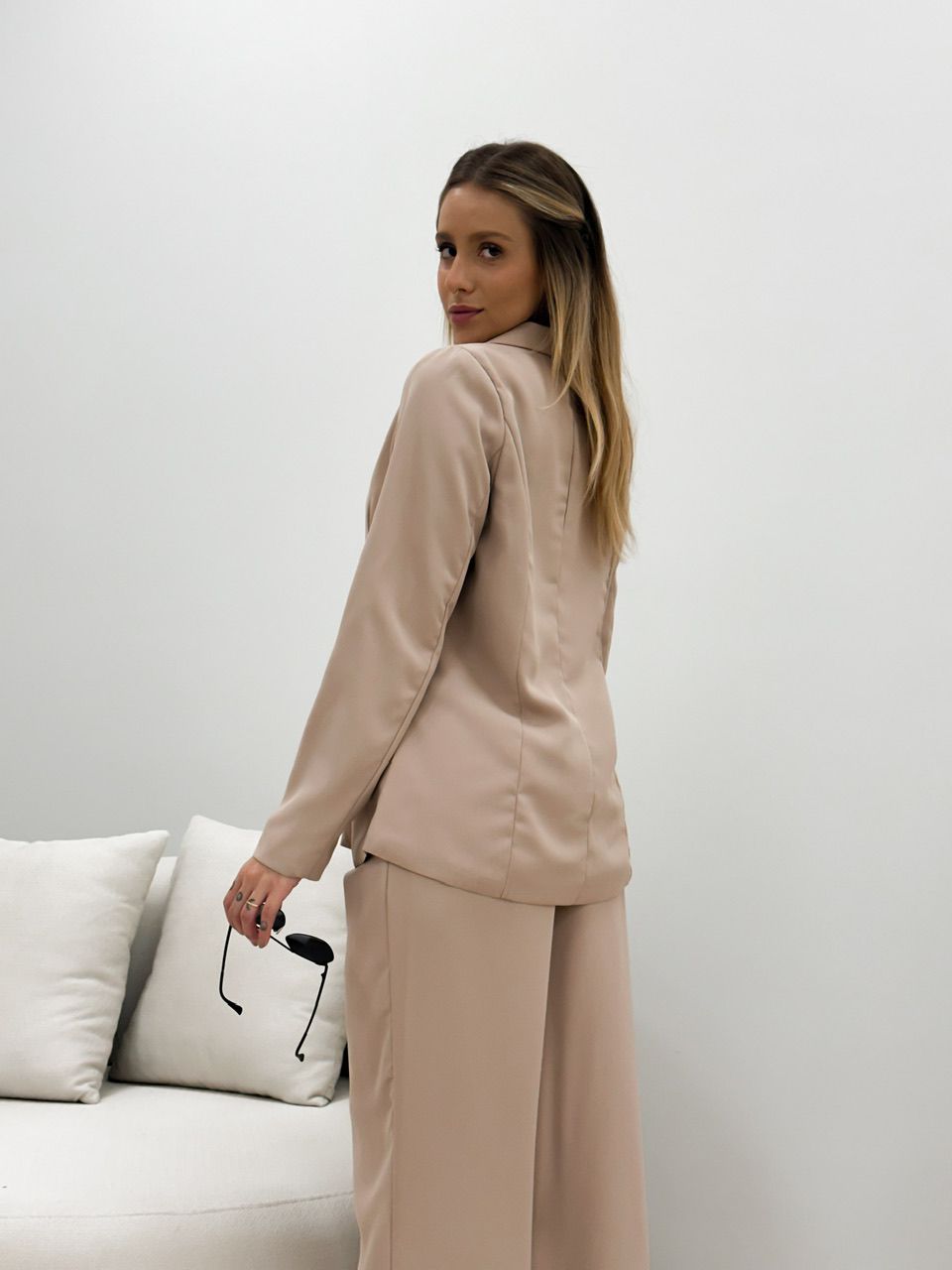 CONJUNTO BLAZER COM CALÇA NUDE