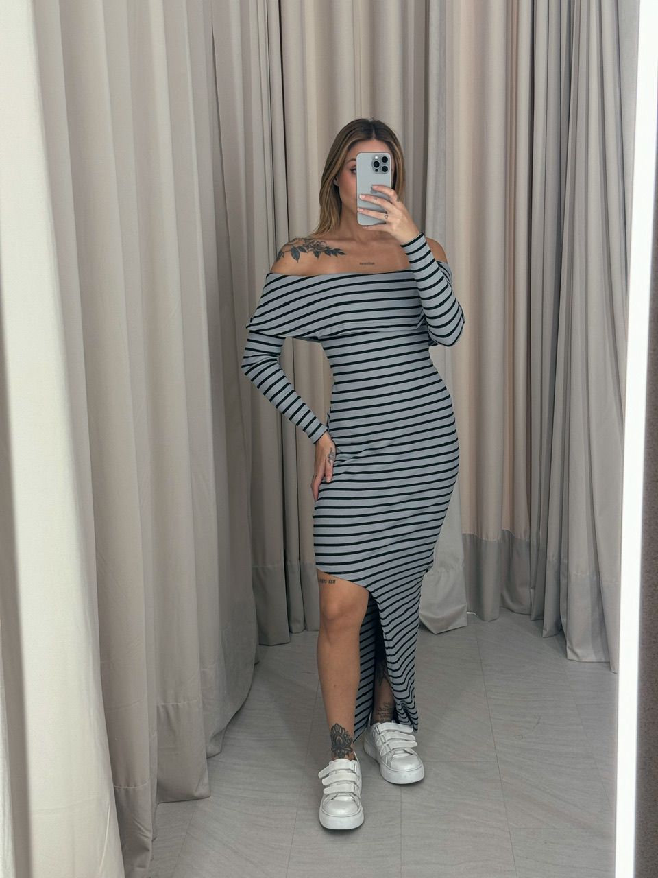 VESTIDO ANGÉLICA LISTRADO CINZA