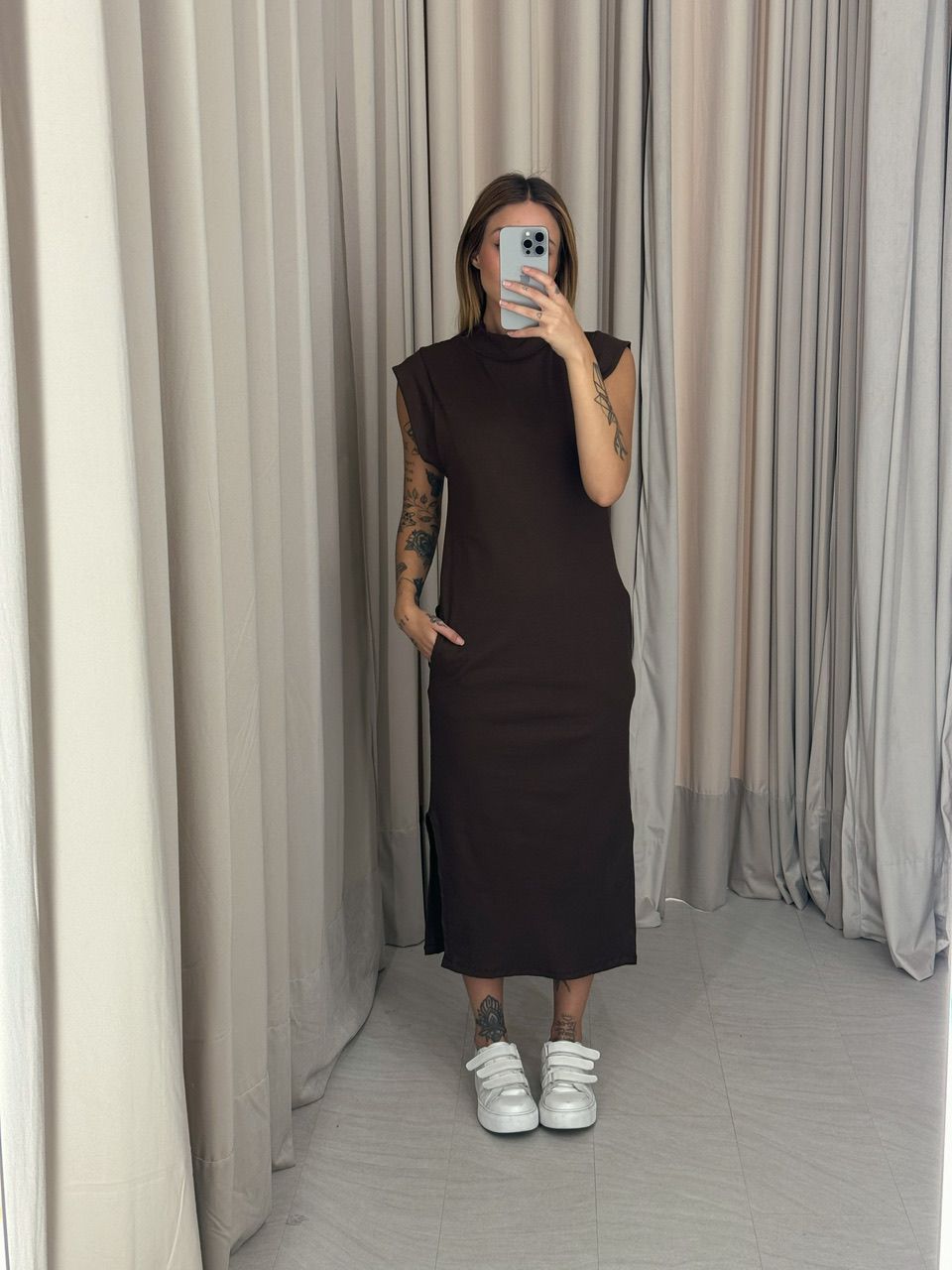 VESTIDO ROMANA CANELADO MARROM