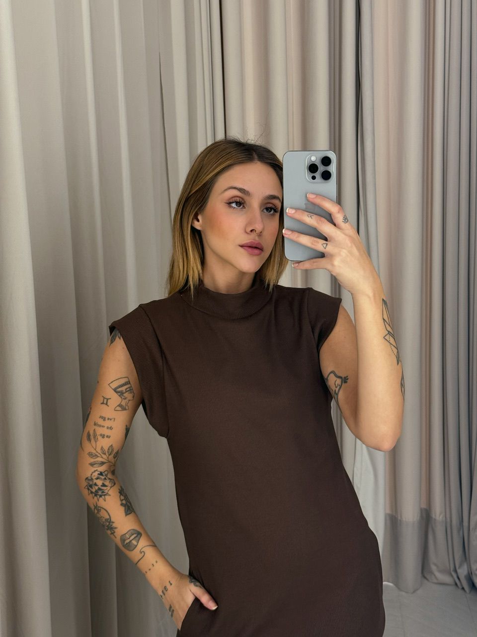 VESTIDO ROMANA CANELADO MARROM