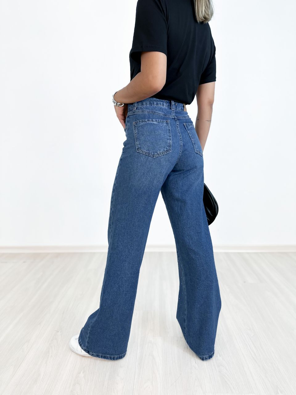 CALÇA JEANS APLICAÇÕES JEANS