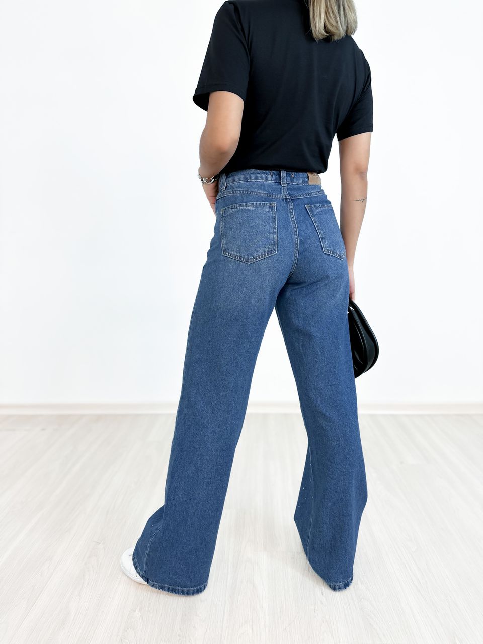 CALÇA JEANS APLICAÇÕES JEANS