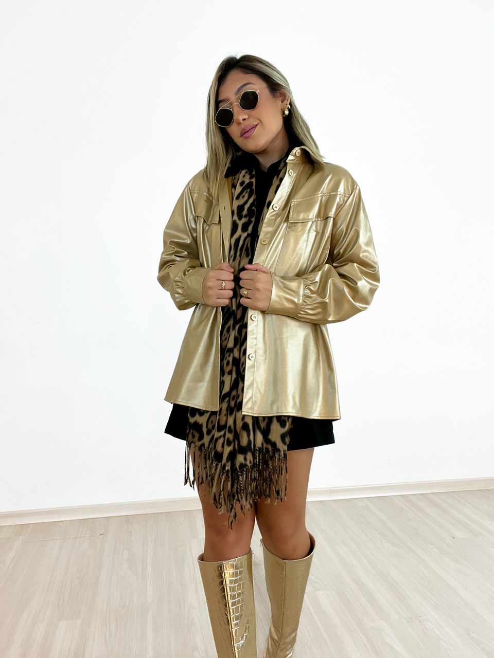 CHEMISE COURO FAKE Dourada