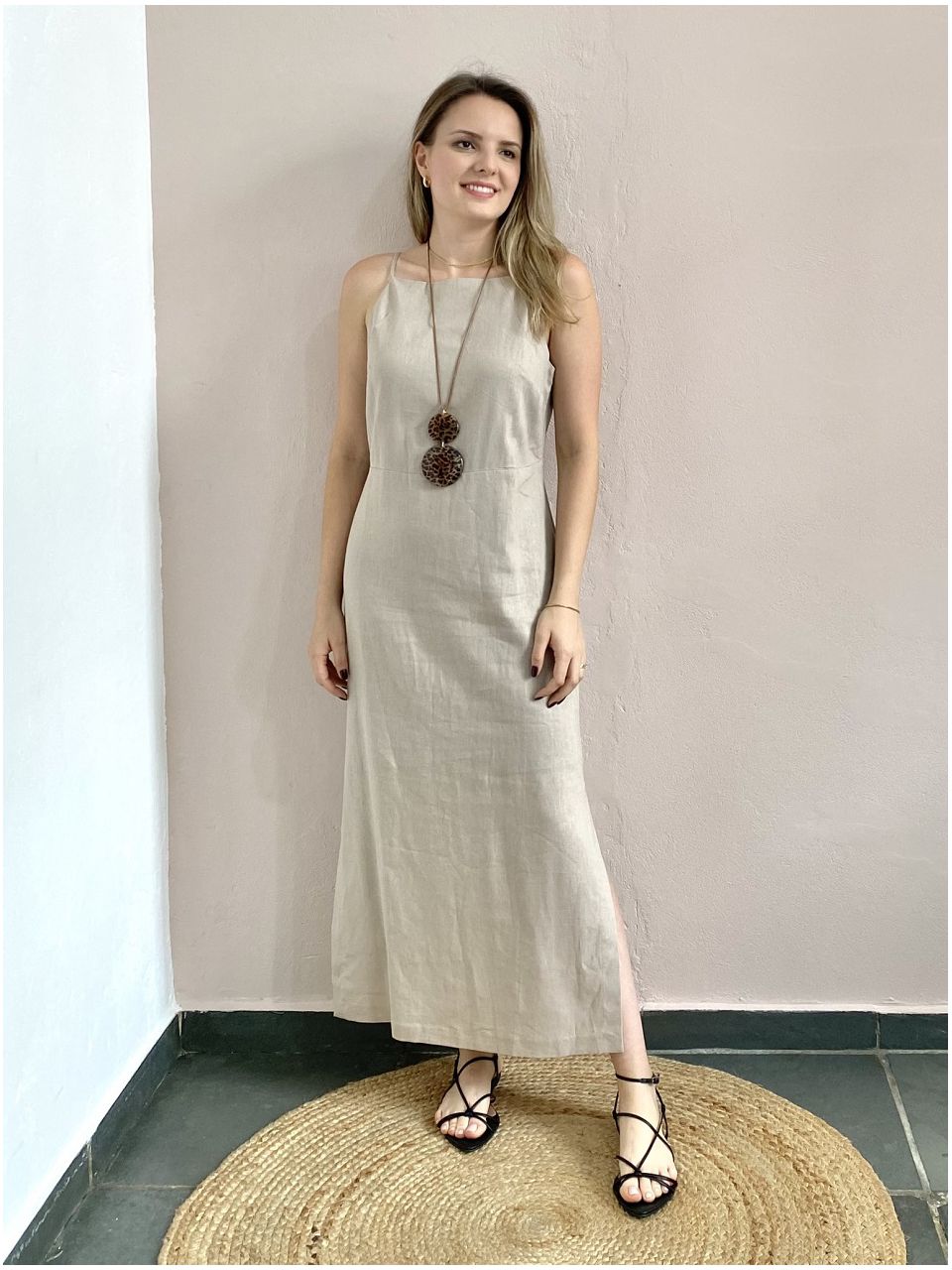 Vestido Linho Fenda Lateral - Areia - DONNA LELLA